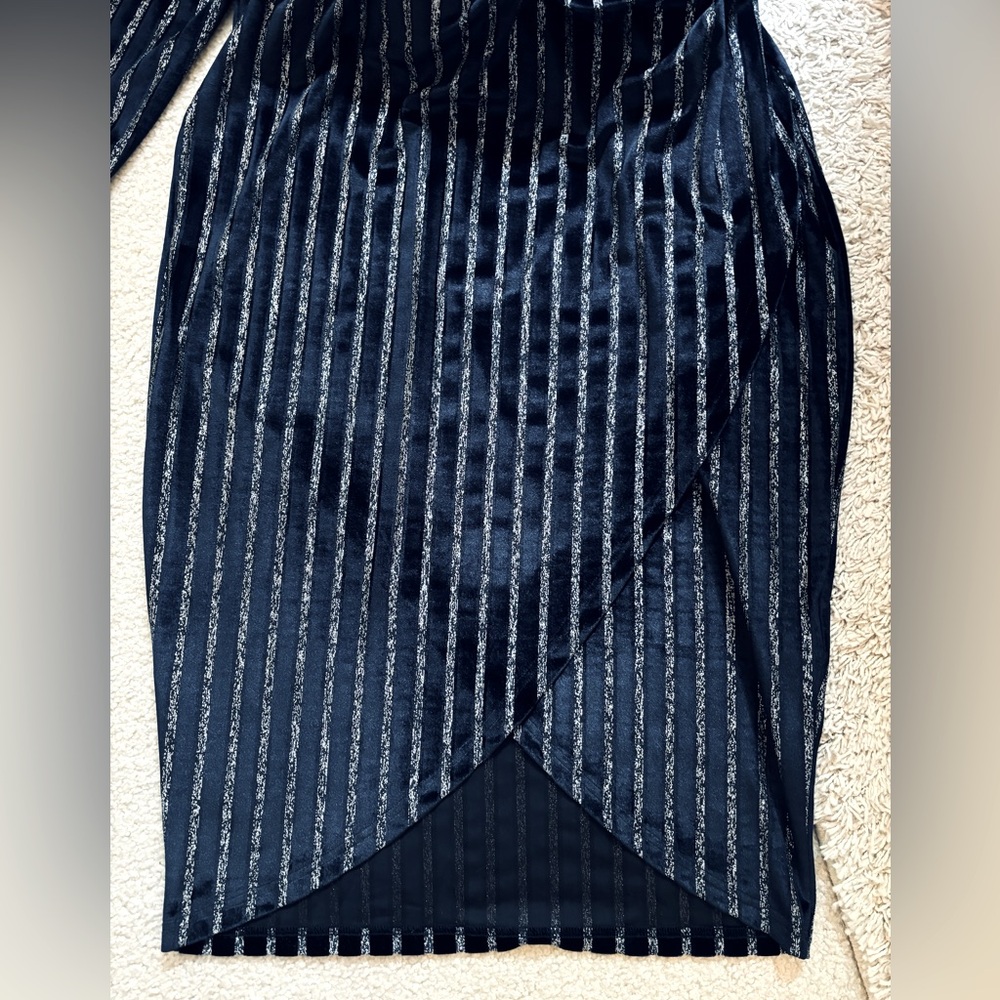 Bloomchic Navy & Silver Striped Velour Faux Wrap Midi Dress Size 12 - Picture 4 of 7